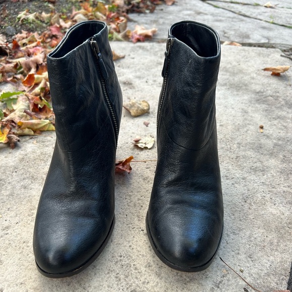 Cole Haan Black Cassidy ankle boots, size 10 - Picture 4 of 14